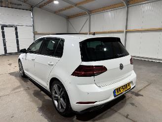 Volkswagen Golf 1.5TSI 110kW Automaat Business R Pano Highline picture 12