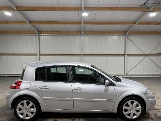 damaged passenger cars Renault Mégane 2.0 16V 99kW Airco Tech Line 2006/2