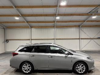 Schadeauto Toyota Auris Touring Sports 1.8Hybrid 73kW Automaat Panoramadak Camera Lease Pro 2015/6
