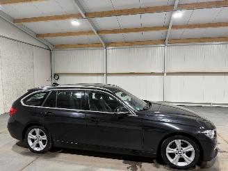 BMW 3-serie 318i 100kW Automaat Luxury Edition picture 2