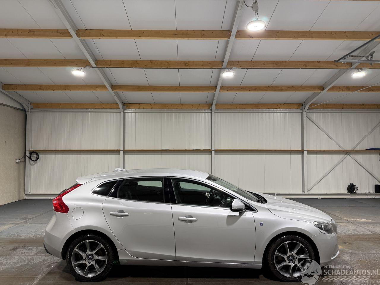 Volvo V-40 1.6T2 88kW Clima Summum