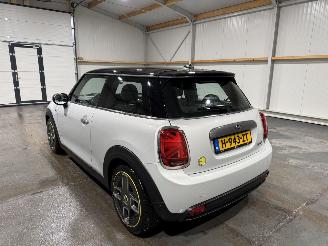 Mini Electric 33kWh 135kW Charged picture 13