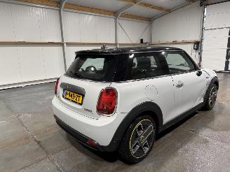 Mini Electric 33kWh 135kW Charged picture 7