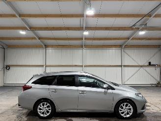 Vaurioauto  passenger cars Toyota Auris Touring Sports 1.8Hybrid 73kW Automaat Lease 2016/2