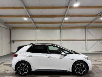 damaged passenger cars Volkswagen ID.3 58kWh 150kW First PLUS 2020/11