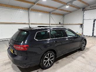 Volkswagen Passat 1.6TDI 88kW Automaat Pano Business Edition picture 5