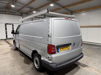Volkswagen Transporter 2.0TDI 84kW L2H2 Highline picture 12