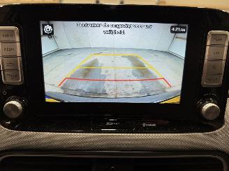 Hyundai Kona 64kWh 150kW Premium picture 33