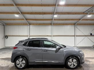 Vaurioauto  passenger cars Hyundai Kona 64kWh 150kW Premium 2019/11