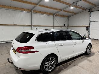 Peugeot 308 1.6BlueHDI 88kW Lease Executive Pack Pano picture 5