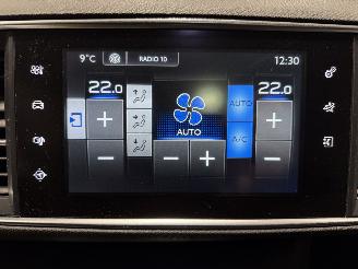 Peugeot 308 1.6BlueHDI 88kW Lease Executive Pack Pano picture 16