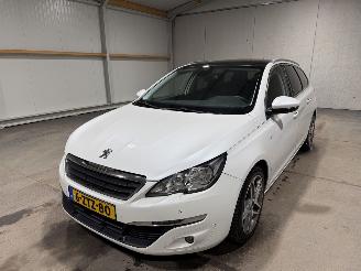 Peugeot 308 1.6BlueHDI 88kW Lease Executive Pack Pano picture 10