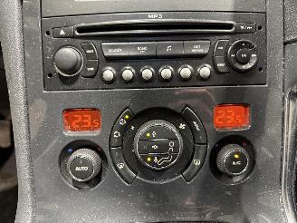 Peugeot 3008 1.6THP 115kW Clima Premiére picture 39