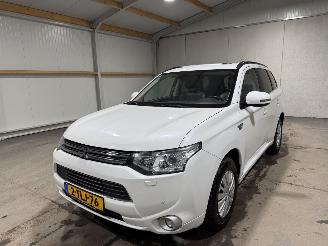 Mitsubishi Outlander 2.0PHEV 89kW AWD Automaat Instyle+ Schuifkanteldak picture 10