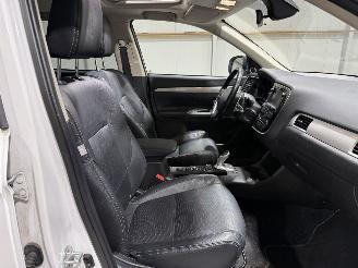 Mitsubishi Outlander 2.0PHEV 89kW AWD Automaat Instyle+ Schuifkanteldak picture 20