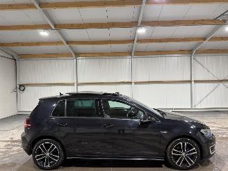 Schadeauto Volkswagen Golf 1.4TSI 110kW Automaat Pano GTE 2015/12