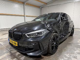 BMW 1-serie 118i 103kW Automaat Executive Edition picture 26