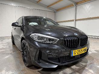 BMW 1-serie 118i 103kW Automaat Executive Edition picture 24