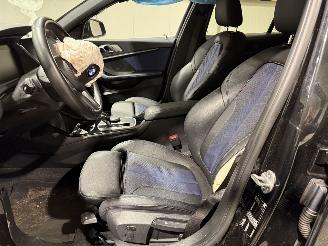 BMW 1-serie 118i 103kW Automaat Executive Edition picture 30