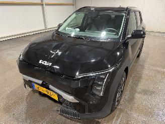 Kia EV3 58.3 kWh  150kW Plus picture 16