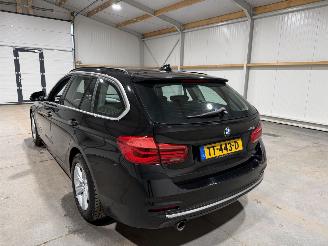 BMW 3-serie 318i 100kW Automaat Luxury Edition picture 12