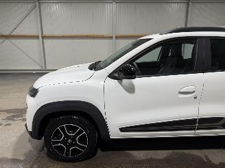 Dacia Spring 27kWh 33kW Comfort Plus Orange Pack picture 13