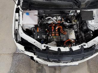 Dacia Spring 27kWh 33kW Comfort Plus Orange Pack picture 28