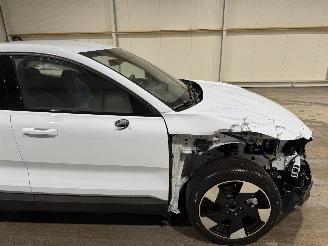 Volvo EX30 69kWh 200kW Single Motor Extended Range Plus picture 14