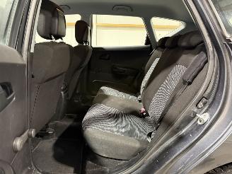 Kia Cee d 1.4 80kW X-Tra ISG Airco picture 18