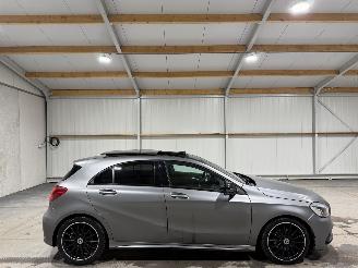 skadebil auto Mercedes A-klasse 180 90kW Automaat Pano Ambition 2018/2