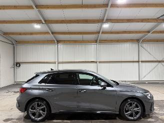 Schadeauto Audi A3 SportBack 30TFSI 81kW Automaat S Edition 2023/7