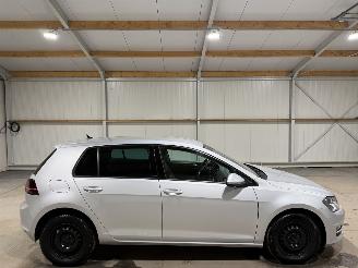 Vaurioauto  passenger cars Volkswagen Golf 1.6TDI 81kW Clima Connected Series 2016/11