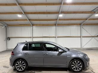 Vaurioauto  passenger cars Volkswagen Golf 36kWh 100kW Egolf  Leder Camera 2017/10