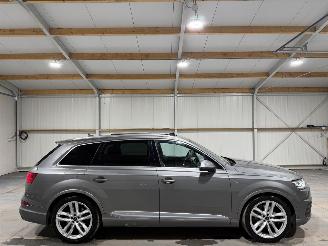 Vaurioauto  passenger cars Audi Q7 3.0TDI 160kW Ultra Quattro Pro Line S 7Persoons 2016/6