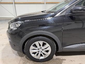 Peugeot 3008 1.2PT 96kW Blue Lease Executive picture 15