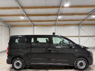 damaged passenger cars Opel Vivaro / Zafira E 50kWh 100kW L2H1 100kW Innovation Zoeklamp 2021/10