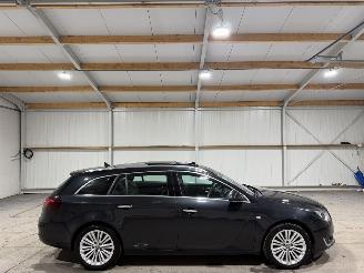 Vaurioauto  passenger cars Opel Insignia 2.0Bi-turbo 143kW Panoramadak  Cosmo 2015/6