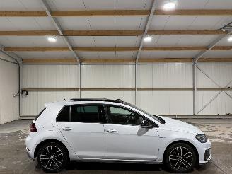Vaurioauto  passenger cars Volkswagen Golf GTE 1.4TSI 110kW Automaat Pano 2018/7