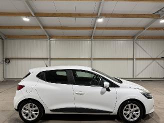 Unfallwagen Renault Clio 1.5dCi 66kW Eco Dynamique 2015/6
