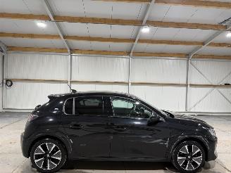 Schadeauto Peugeot e-208 50kWh  GT Pack Panoramadak 2020/12