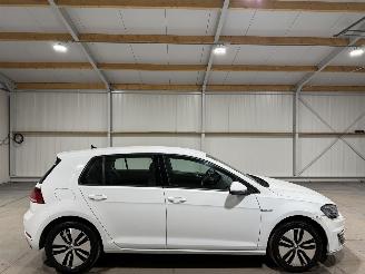 Vaurioauto  passenger cars Volkswagen e-Golf 36kWh 100kW Automaat Clima Navi 2019/11