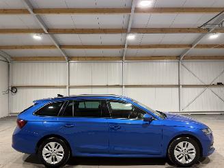 krockskadad bil auto Skoda Octavia 1.0TSI 81kW Clima Business Edition 2021/2