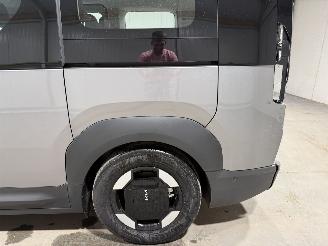 Kia PV5 71.2kWh 120kW Passenger Elite Executive picture 30
