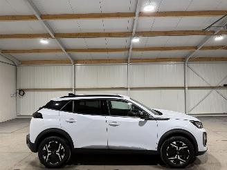 Schadeauto Peugeot 2008 1.2Hybrid 100kW Automaat Navi Camera Allure 2025/1