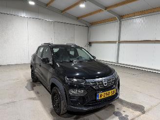 Dacia Spring 27kWh 33kW Comfort Plus OrangePack picture 3