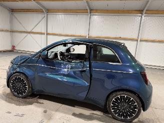 Fiat 500 42kWh 87kW Cabrio La Prima picture 11