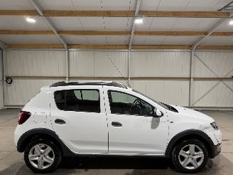 Damaged car Dacia Sandero 0.9TCe 66kW Airco Stepway Laureate 2015/5