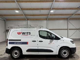krockskadad bil bedrijf Toyota Proace CITY-E 50kWh 100kW Airco Dakdrager Electric Cool 2022/3