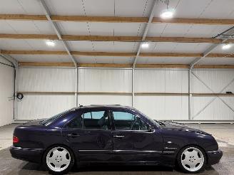 Voiture accidenté Mercedes E-klasse 5.5V8 260kW 55AMG 1997/12