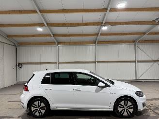 krockskadad bil auto Volkswagen e-Golf 36kWh 100kW Automaat Clima Camera 2019/4